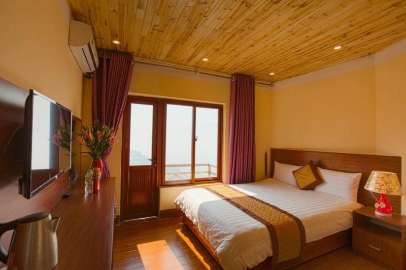 Top 20 Nhà nghỉ Sapa Lào Cai giá rẻ view đẹp gần thị trấn, Nhà thờ Đá