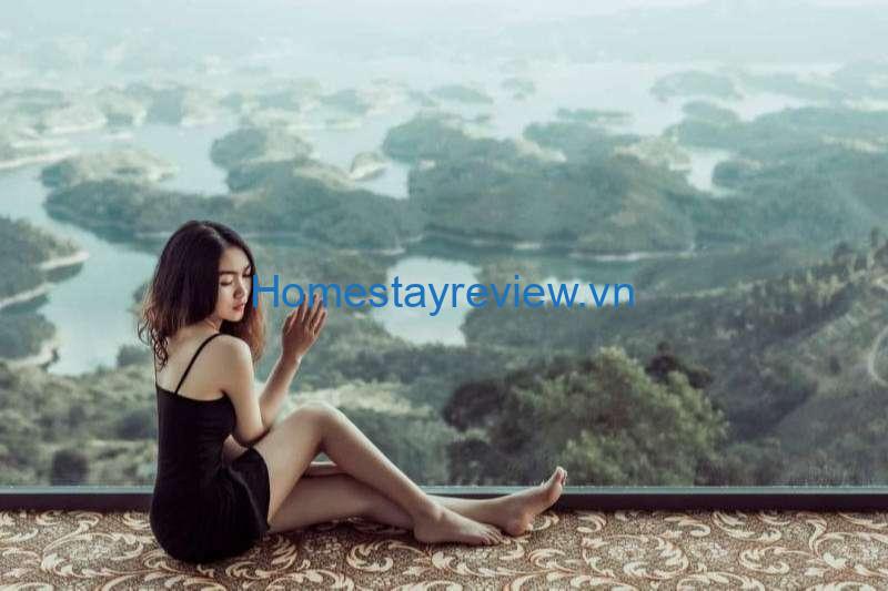 Tà Đùng Topview Homestay: View hồ đẹp "triệu like" vạn người mê