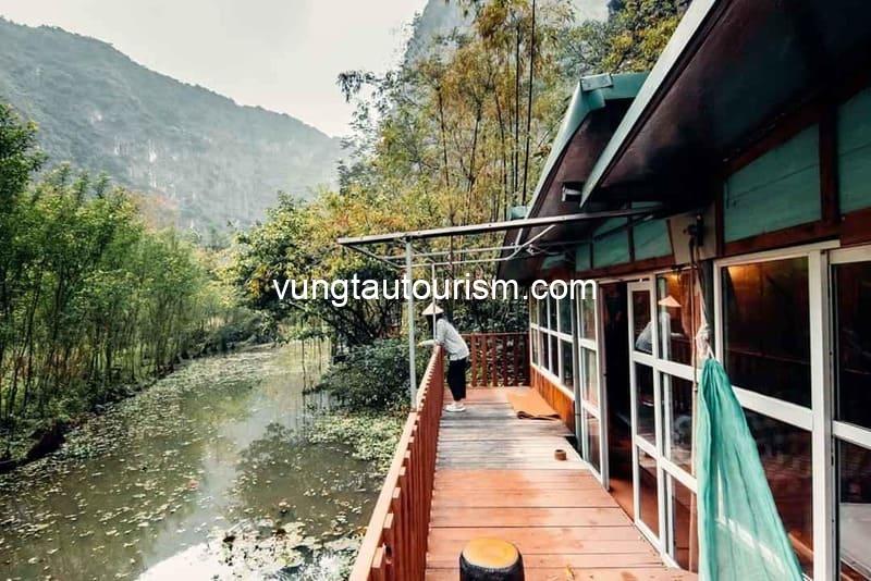 Chez Beo Homestay: Bungalow nhà gỗ trên vách núi cực đẹp