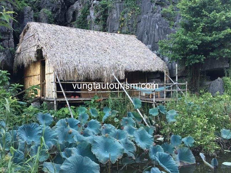 Chez Beo Homestay: Bungalow nhà gỗ trên vách núi cực đẹp