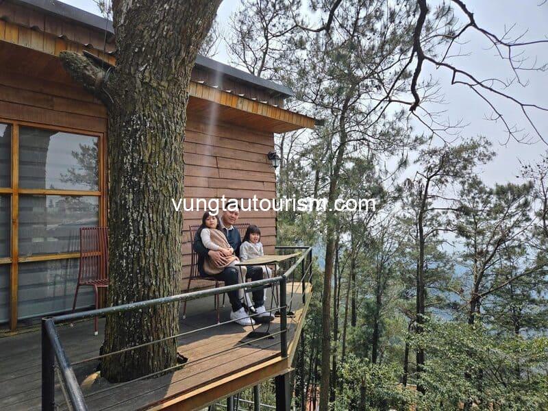 Chillout Village Homestay Tam Đảo: Căn nhà gỗ cheo leo lưng đồi