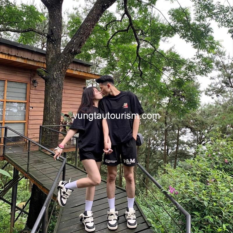 Chillout Village Homestay Tam Đảo: Căn nhà gỗ cheo leo lưng đồi
