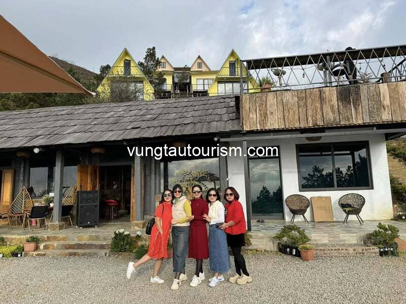 Đom Đóm Homestay Tà Xùa: Chốn nghỉ có farm dâu tây trải nghiệm