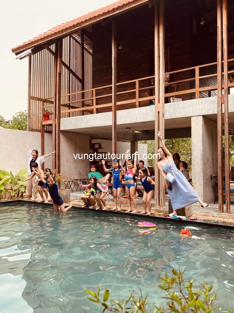 Hachi Homestay & Spa Huế: Căn nhà gỗ sang trọng có hồ bơi