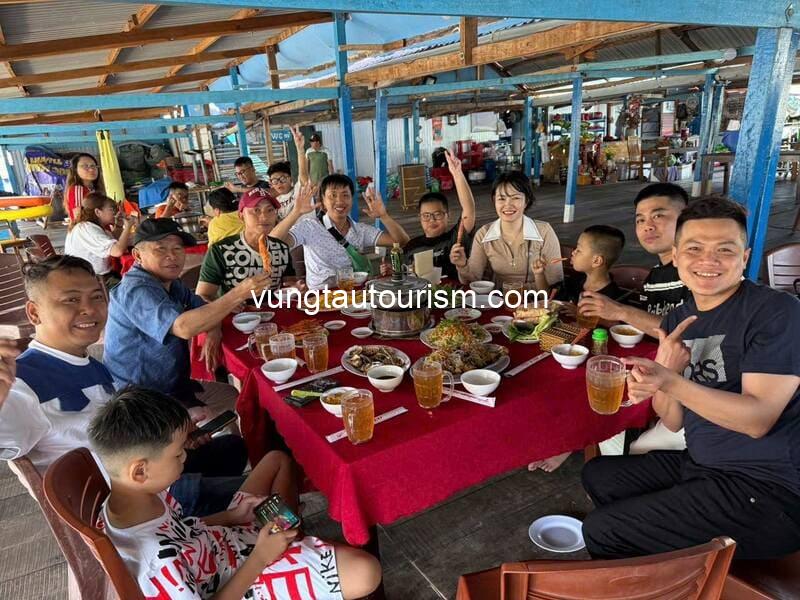 Homestay Chị Yến Bình Hưng view biển có tổ chức tour đảo trọn gói