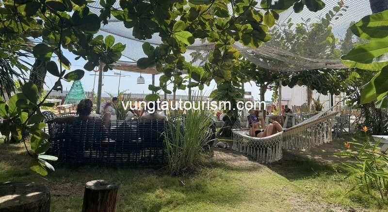 Homestay Eva Hut Mũi Né: Chốn nghỉ có quán cafe bar view biển