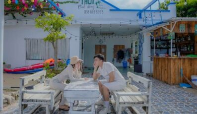 Homestay Thời Bình Hưng: Căn nghỉ view biển có nhà bè hải sản