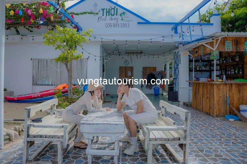 Homestay Thời Bình Hưng: Căn nghỉ view biển có nhà bè hải sản