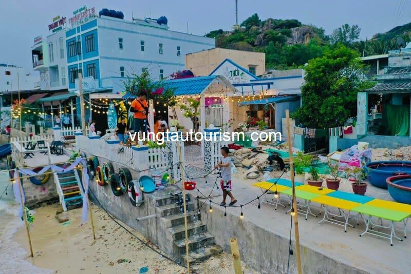 Homestay Thời Bình Hưng: Căn nghỉ view biển có nhà bè hải sản