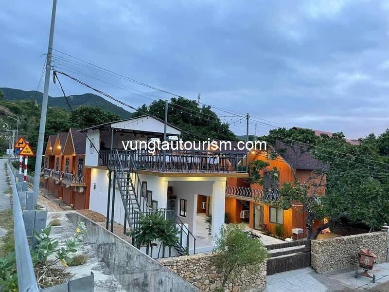 Lồ Ồ Homestay and camping có view ngắm suối và vịnh Vĩnh Hy