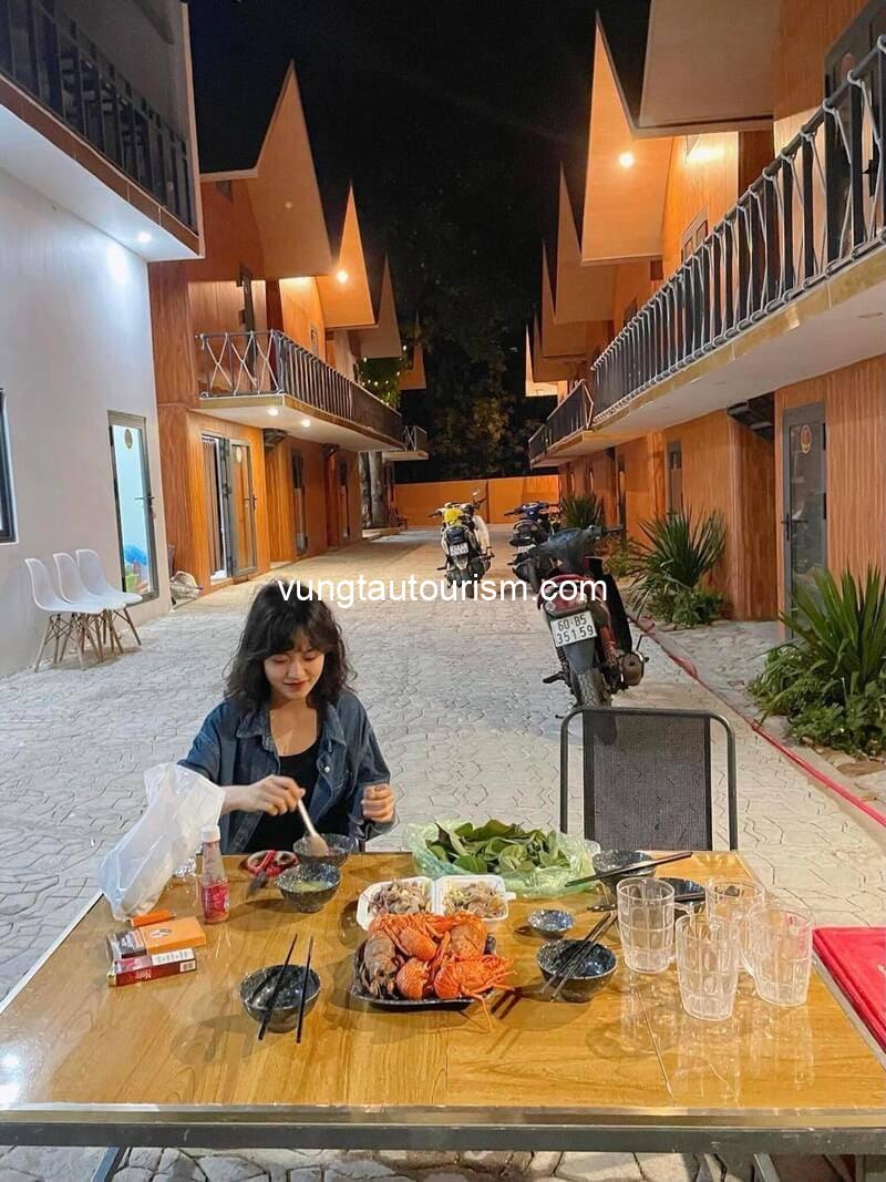 Lồ Ồ Homestay and camping có view ngắm suối và vịnh Vĩnh Hy