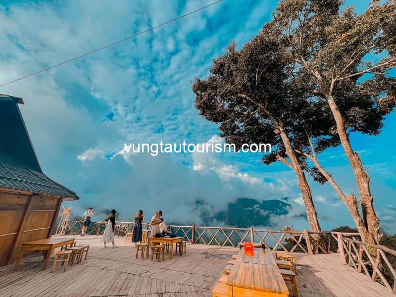 Lù Homestay Tà Xùa: Những căn nhà gỗ view săn mây cực đỉnh