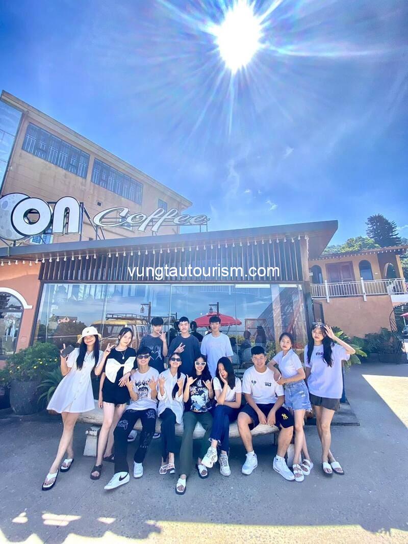 Moon Coffee & Homestay Tam Đảo: view săn mây rộng đẹp nhất