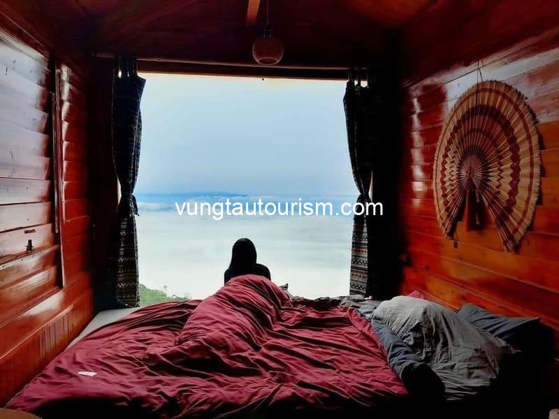 Mùa Homestay Tà Xùa: Những căn bungalow view thung lũng mây