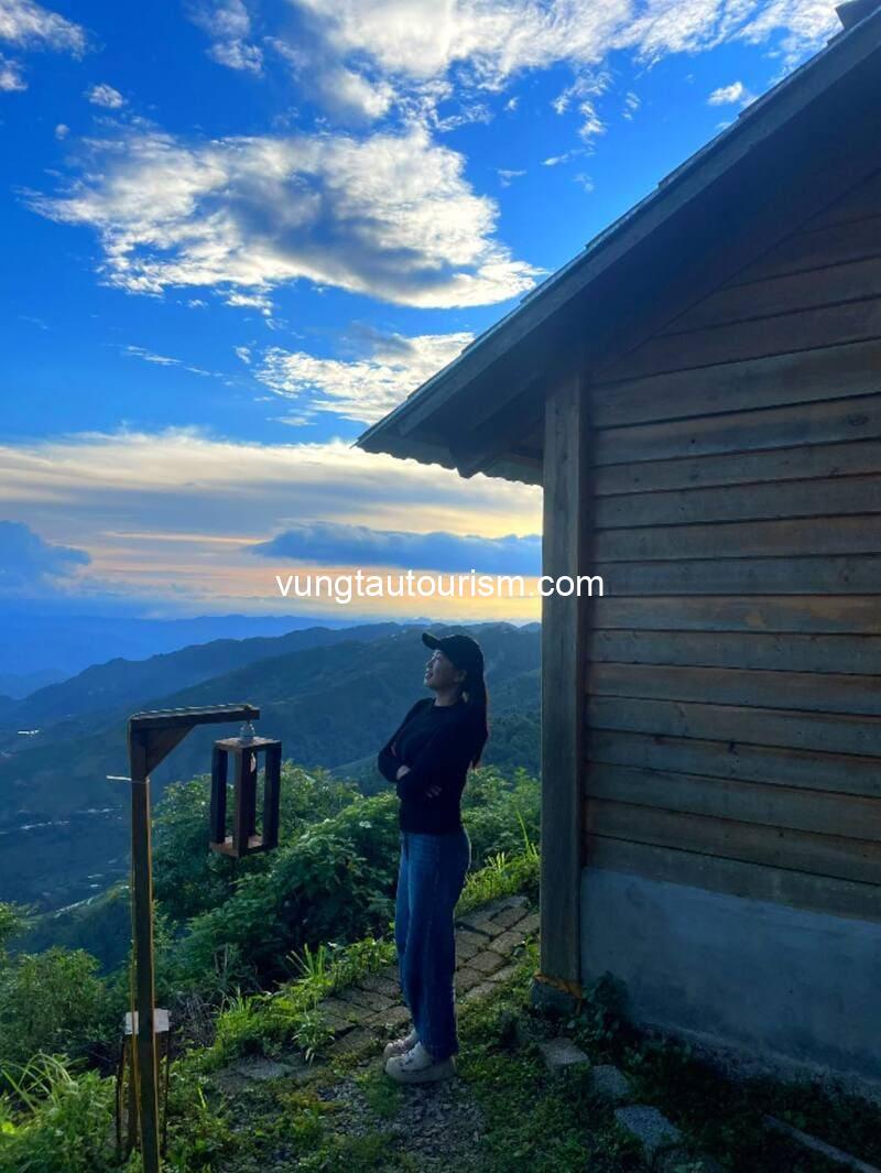 Nhà của An homestay & coffee Tà Xùa giữa biển mây bồng bềnh