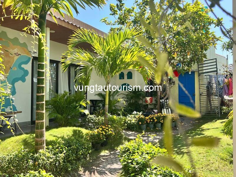 Nhà Gió Homestay Phan Thiết: Không gian view biển xanh mát