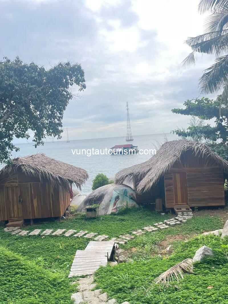 Rái Cá Homestay Hòn Sơn: Nhà gỗ view biển nhiều góc sống ảo