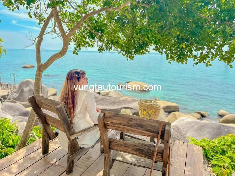 Rái Cá Homestay Hòn Sơn: Nhà gỗ view biển nhiều góc sống ảo
