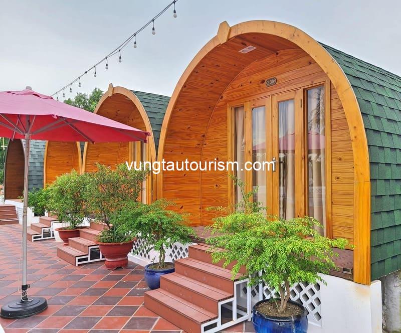 Ruby Homestay Cần Giờ: Khu nghỉ có sân vườn BBQ rộng hồ bơi