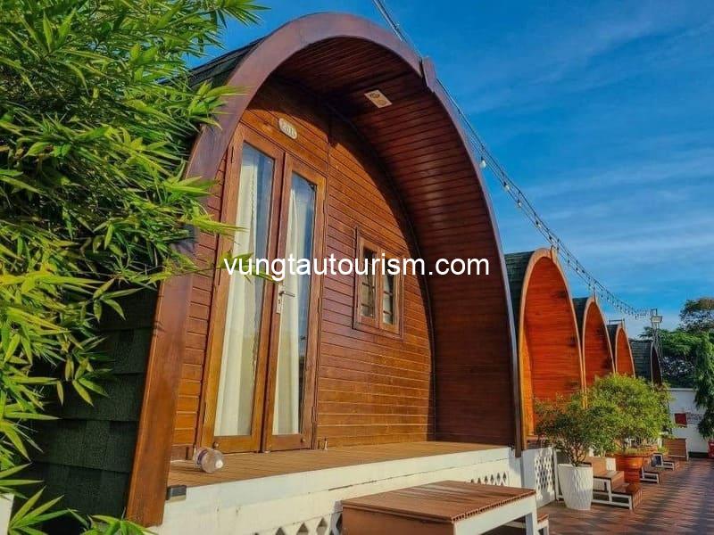 Ruby Homestay Cần Giờ: Khu nghỉ có sân vườn BBQ rộng hồ bơi