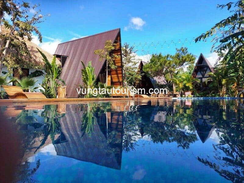 Tiên Sơn Pleiku Homestay: Thiết kế theo bungalow villa có hồ bơi