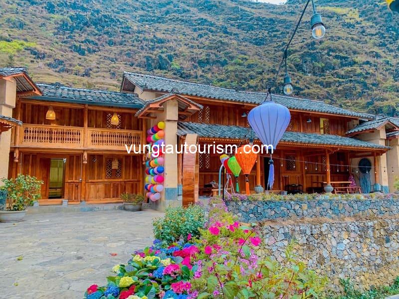 Vi Vi Homestay Mèo Vạc: kiến trúc truyền thống của người Mông