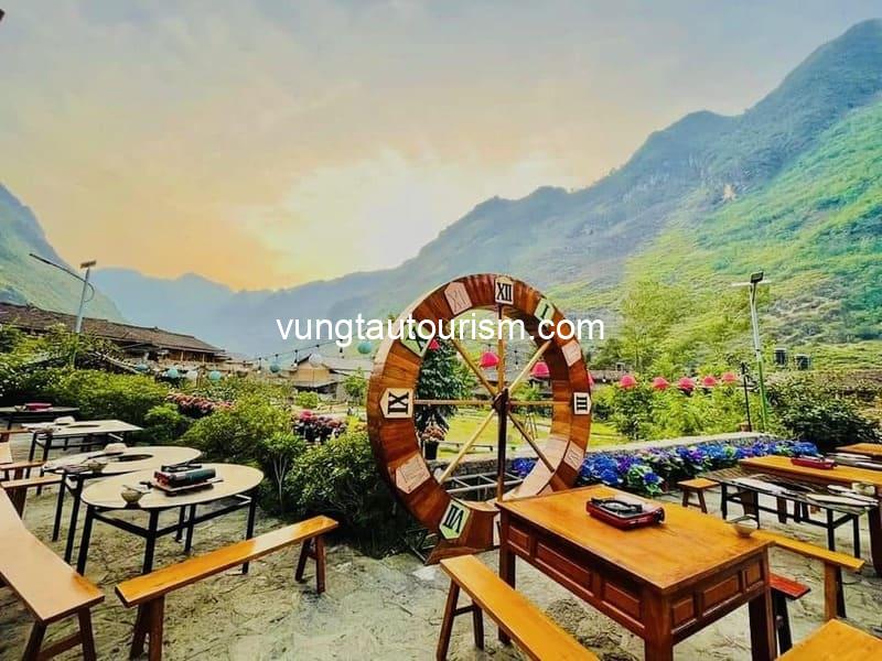 Vi Vi Homestay Mèo Vạc: kiến trúc truyền thống của người Mông