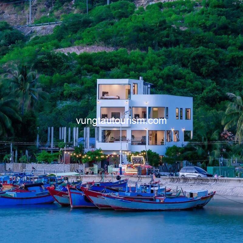 Chành Rành Homestay: view vịnh biển và làng chài ở Vĩnh Hy