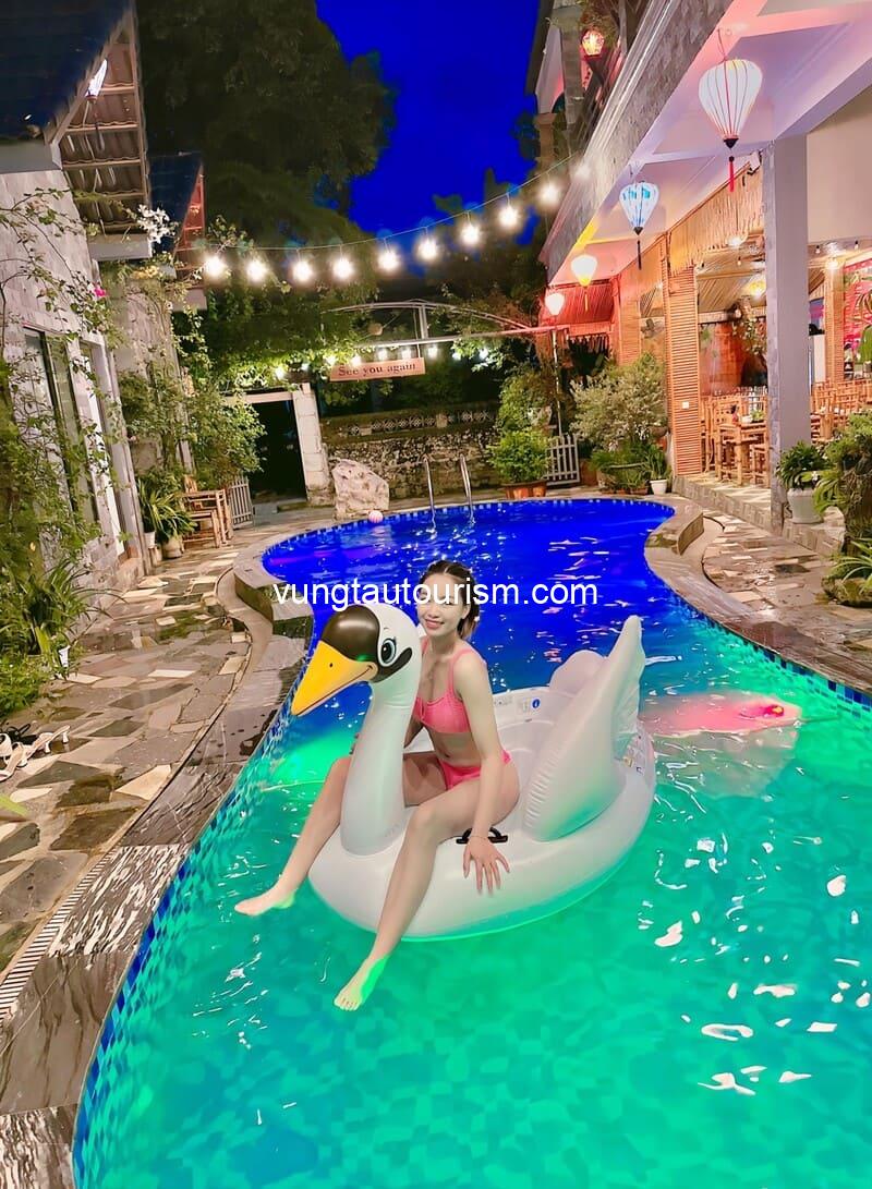 Hang Múa Village Homestay: Căn bungalow sang trọng có hồ bơi