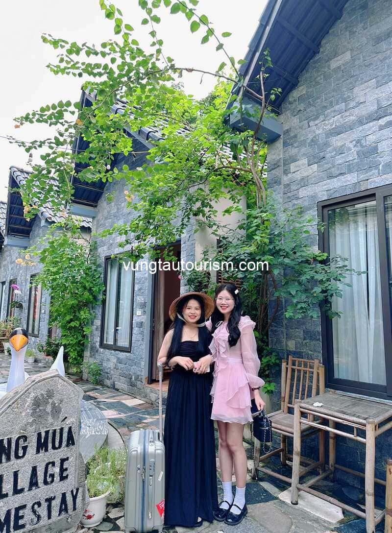 Hang Múa Village Homestay: Căn bungalow sang trọng có hồ bơi