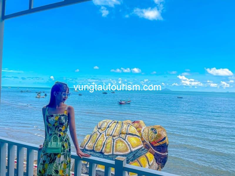 Homestay Beach Hòn Sơn: phòng nghỉ view biển nhiều góc sống ảo