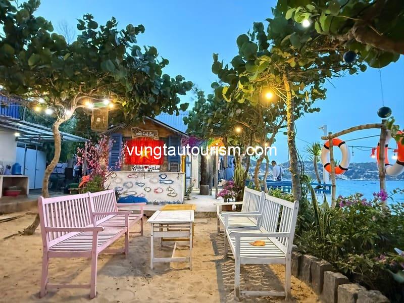 Nhà Của Ba HomeStay Quy Nhơn: Căn nhà decor xinh bên bãi biển