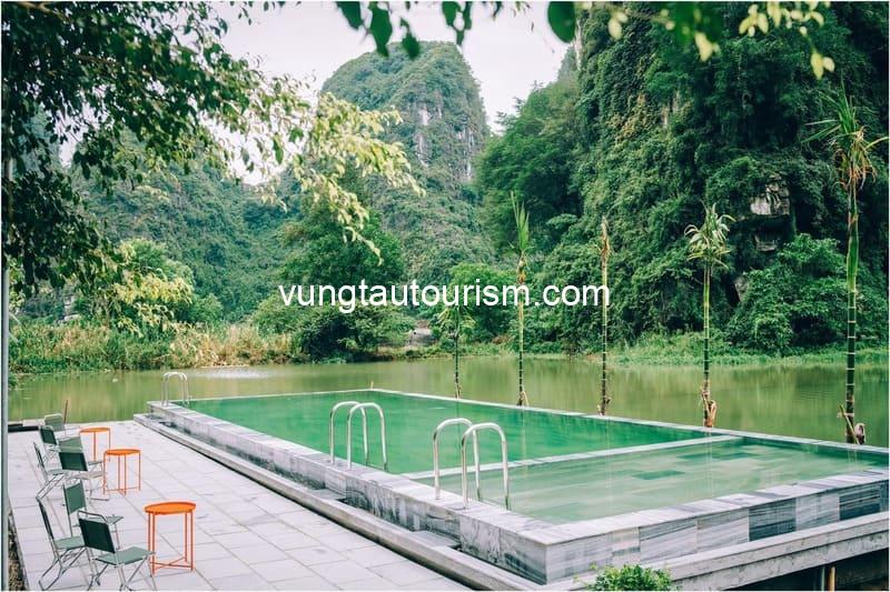 Ninh Binh Valley Homestay: View hồ sen, thung lũng và núi non